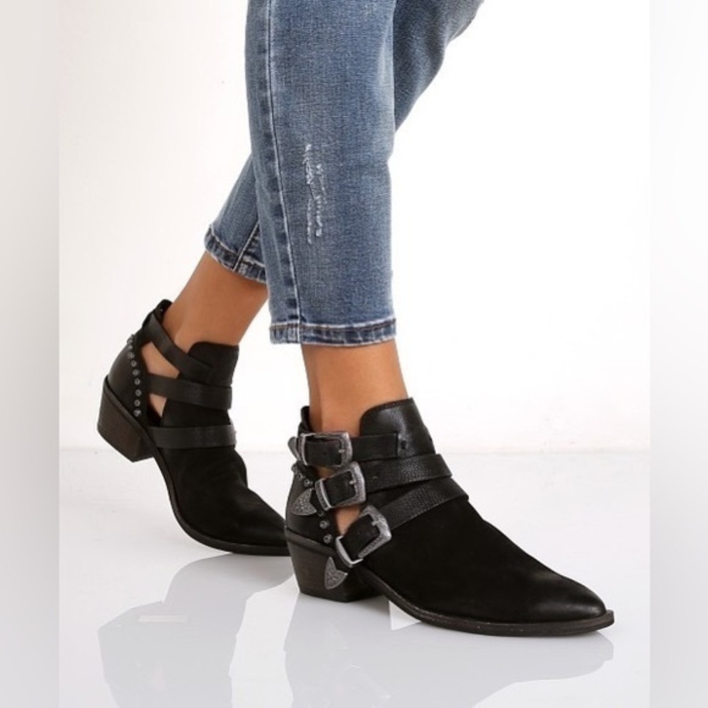 ❤️FINAL SALE❤️ Anthro | Dolce Vita Brown Triple Strap Spur Booties Size 8